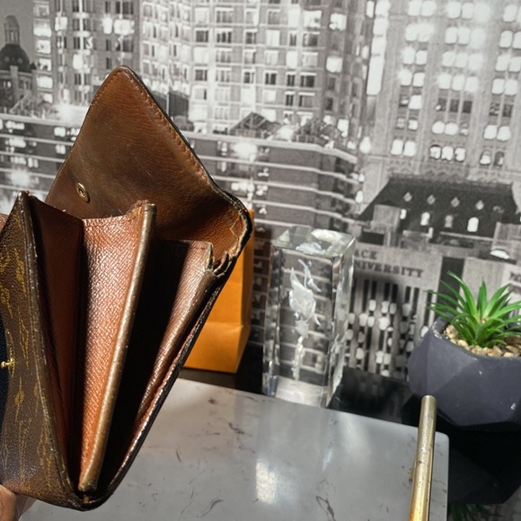 Authentic Louis Vuitton Monogram Sarah Wallet - Picture 12 of 15